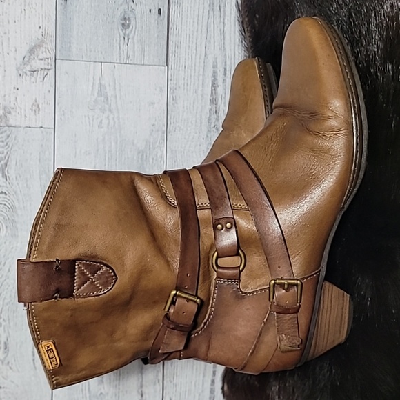 Pikolinos Leather Buckle Boots - Picture 3 of 10